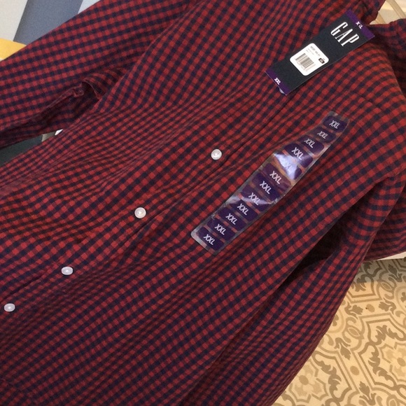 - GAP men’s long sleeved button down casual poplin shirt. - Picture 6 of 11